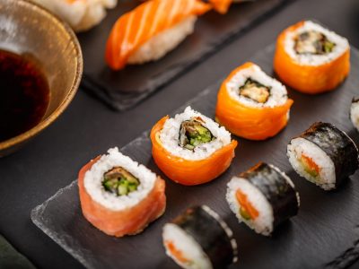 delicious-sushi-rolls-PJNDV82-min